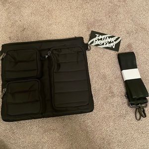 THINK ROYLN CROSSBODY UTILITY BAG // NWT // BLACK